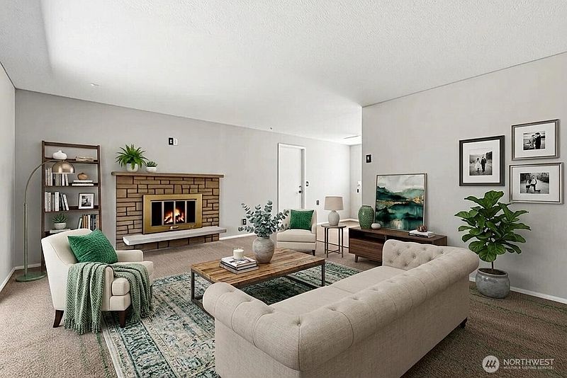 2nd image of 802 Oakcrest Drive SE