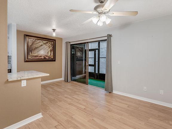 4th image of 11 Catalonia Ct