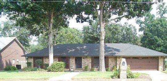 1st image of 906 Lakewood Dr
