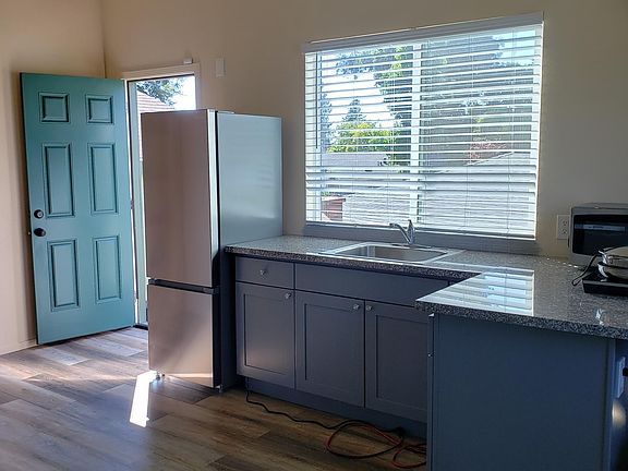 Kitchen granite countertops & new fridge!