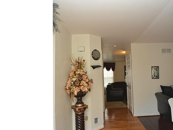 2nd image of 14 Deasy Dr