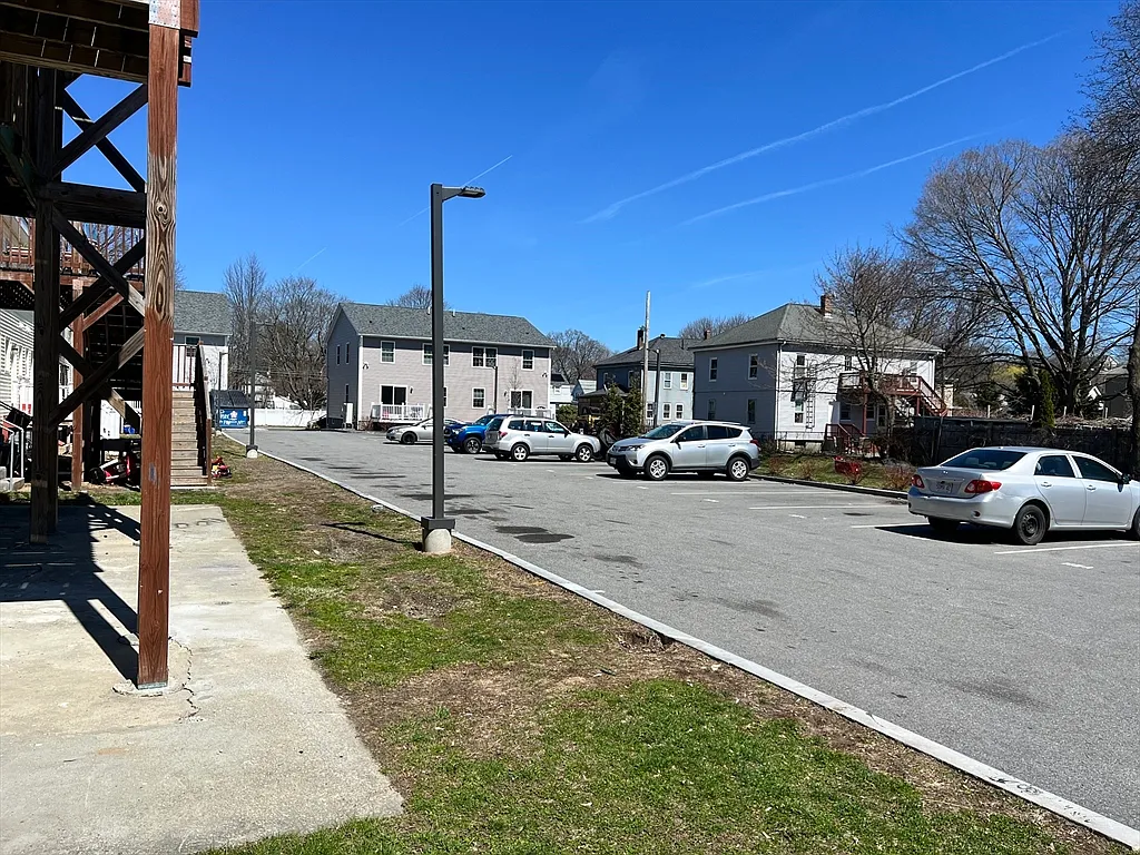 1 bed, 1.0 bath, $1,700 — Photo 2