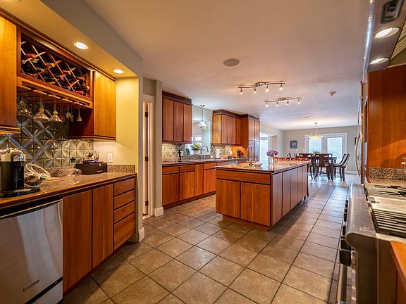 3rd image of 213 Redondo Dr