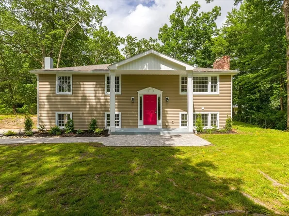 75 Taunton St, Bellingham, MA 02019
