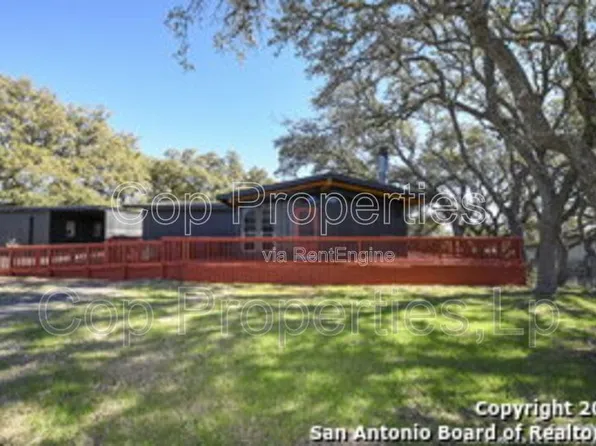 537 Tamarack Dr, Canyon Lake, TX 78133