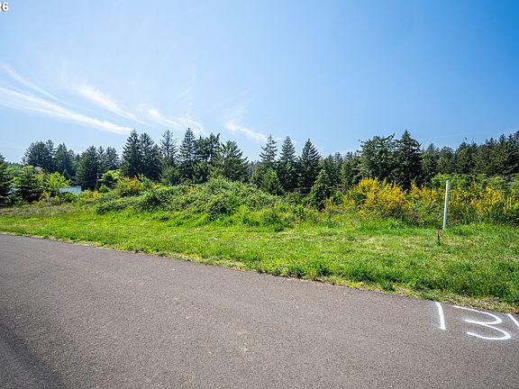 2nd image of 83615 Clear Lake Rd #13