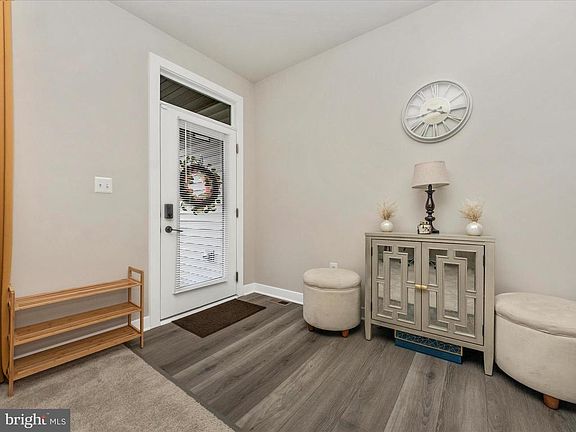 2nd image of 7531 BLUE SUN DRIVE