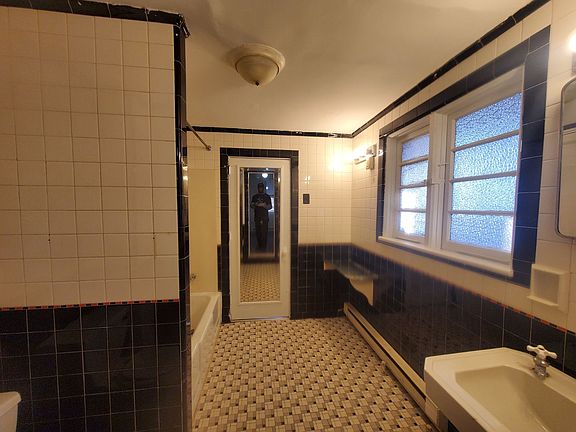 4th image of 322 Washington St #3