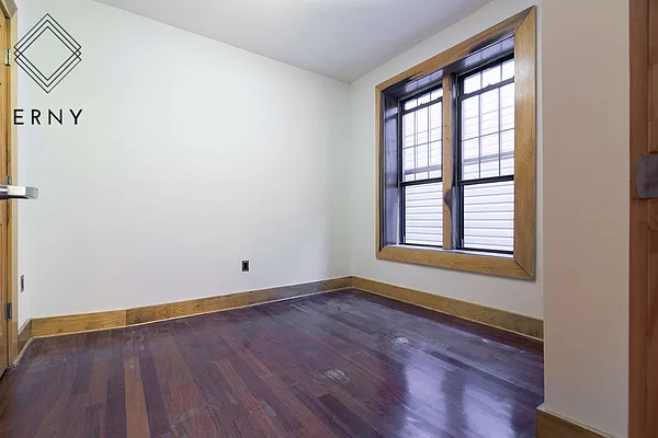 Rented by ERNY LLC | media 31