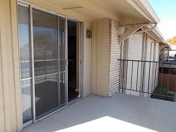 3rd image of 4524 Amesbury Dr APT C
