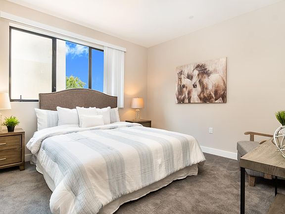 5th image of 11050 Hartsook St #409