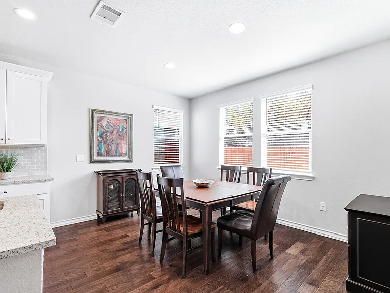5602 Chestnut Xing — Photo 14