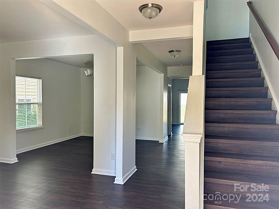 3rd image of 1007 Silverwood Dr