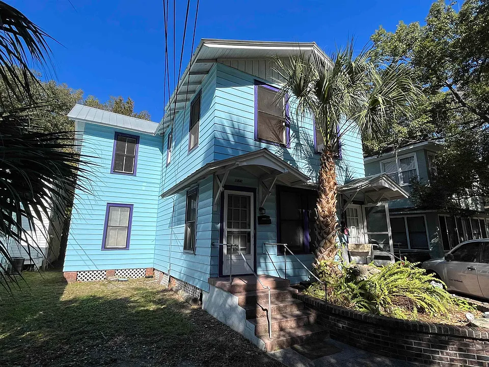 114 Bridge St #B