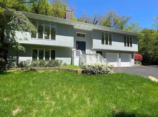 321 E Main St, Centerport, NY