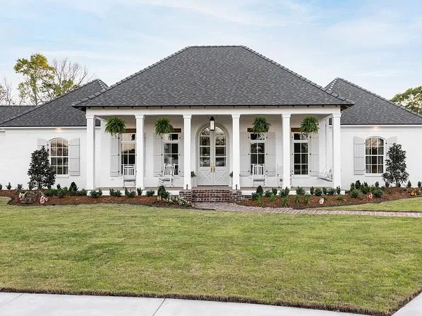129 Belle Vie Estates Ct, Lafayette, LA 70507