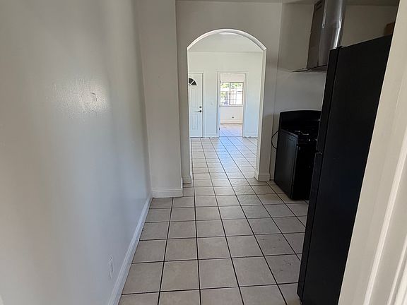 4th image of 624 E Oak St #624