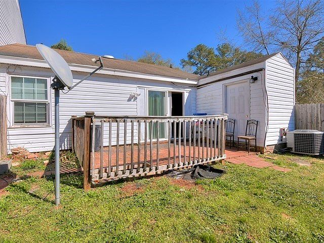2nd image of 2336 Winston Way
