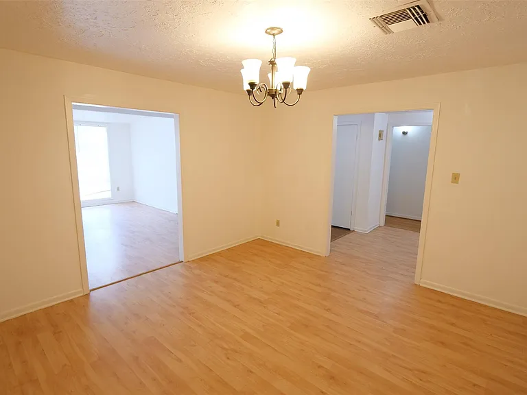 5231 Beechnut St — Photo 7
