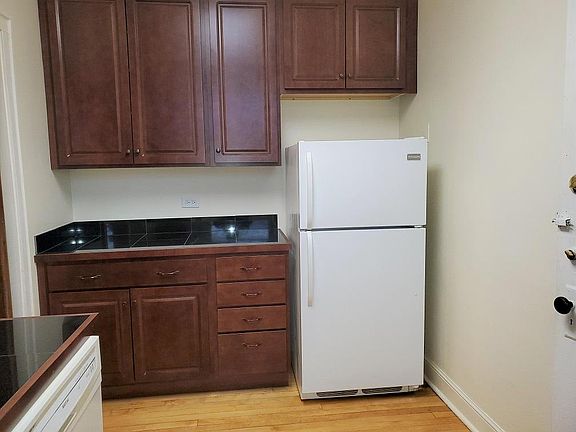 4th image of 2608 Eastwood Ave #2G