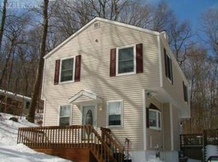 8 Birch Trl, Andover, NJ 07821
