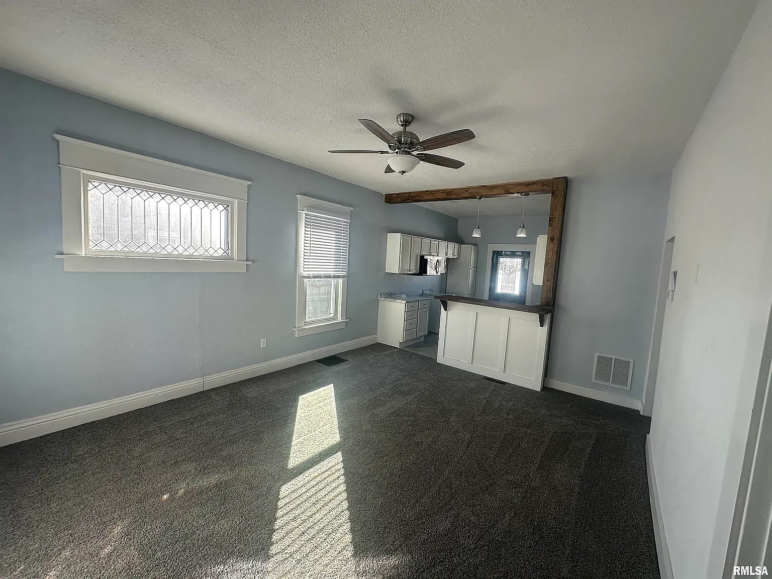 3 bed, 1172 sqft, $1,550 — Photo 3