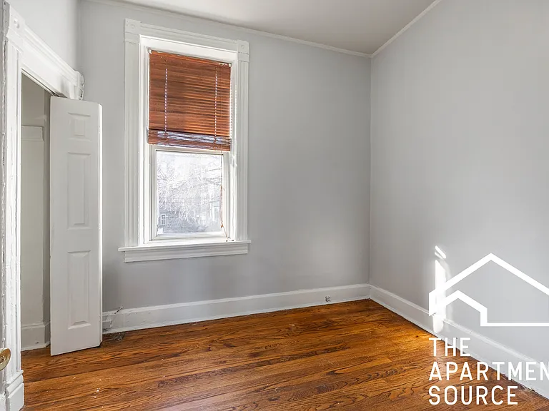 2609 W Thomas St #2 — Photo 9