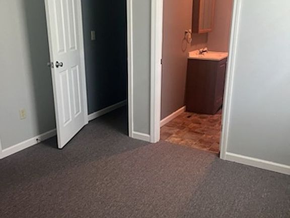 3rd image of 127 Otterbein Dr #2