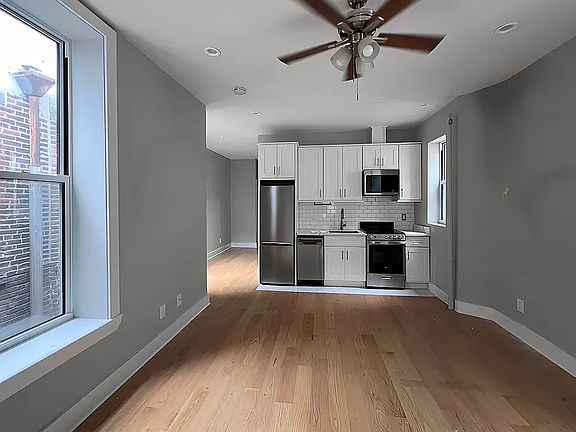 3rd image of 312 E 116th St #Penthouse 2b