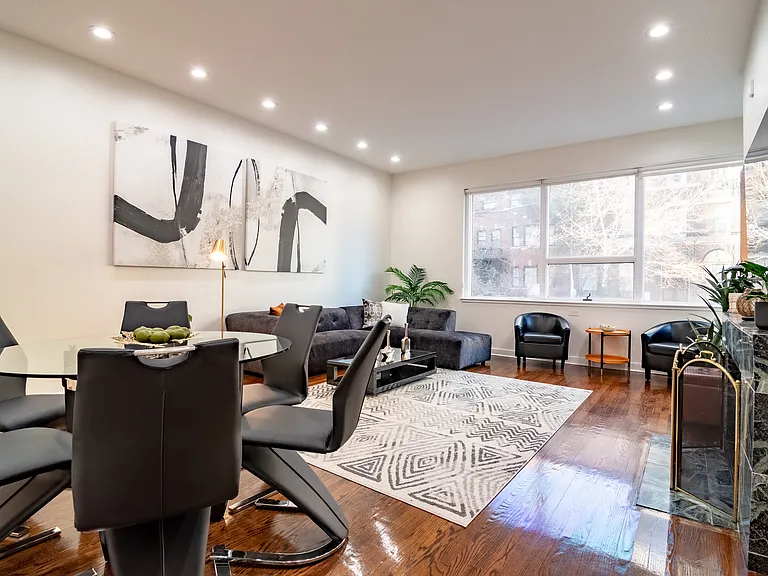 117 E Bellevue Pl #2 — Photo 2