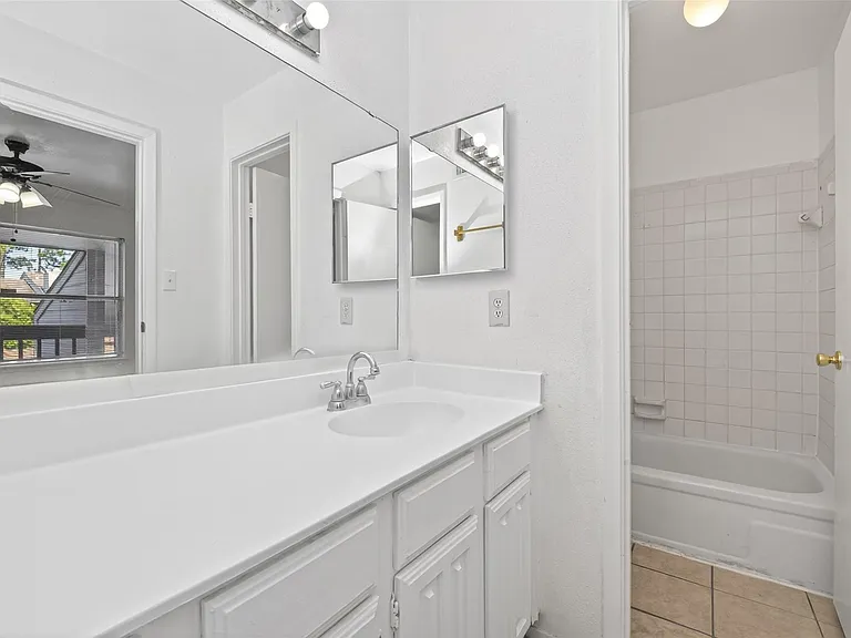 6001 Reims Rd #802 — Photo 22