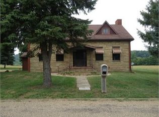 2097 Sharon Valley Rd SE, New Philadelphia, OH 44663