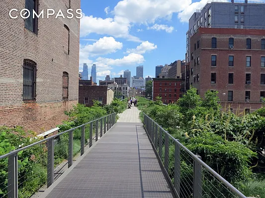 Rented by Compass | media 81