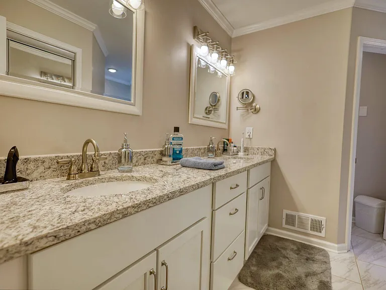 Trammel Dr — Photo 21