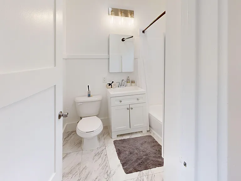 1077 Ashbury St — Photo 6