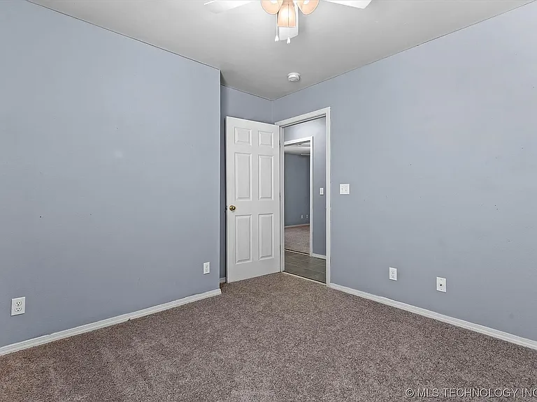 1449 S Oak Ave — Photo 19