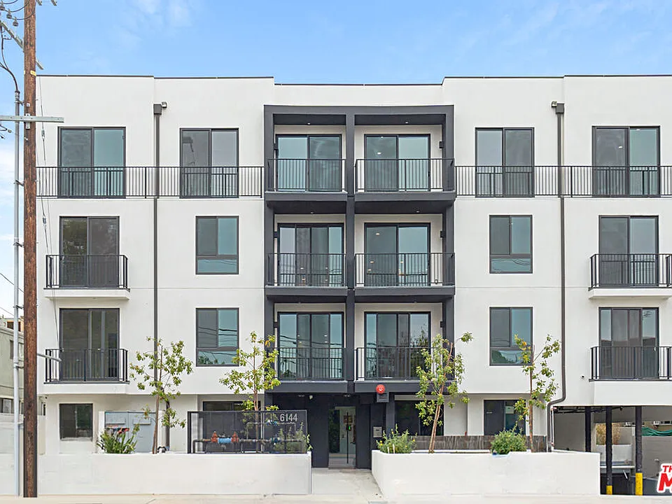 6144 Whitsett Ave #204