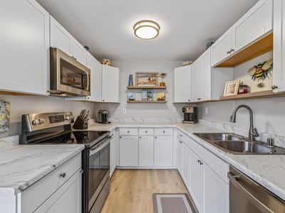 300 Glenwood Cir APT 159, Monterey, CA, 93940