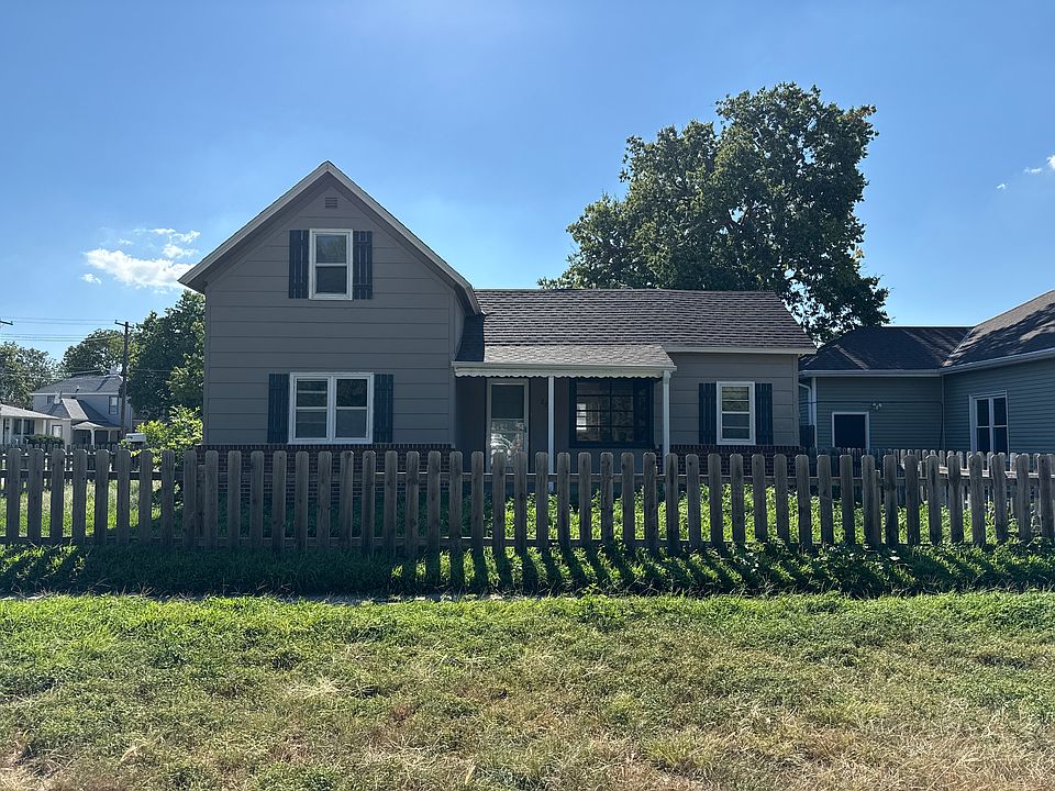 1st image of 2202 D Ave