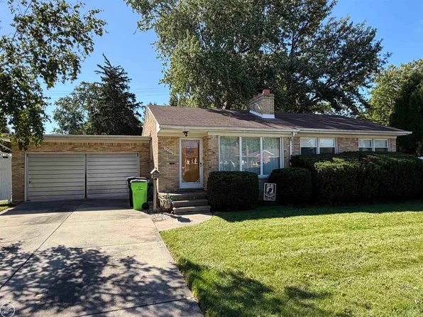 16990 Martin Rd, Roseville, MI 48066