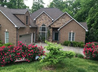 212 Whippoorwill Dr, Oak Ridge, TN 37830