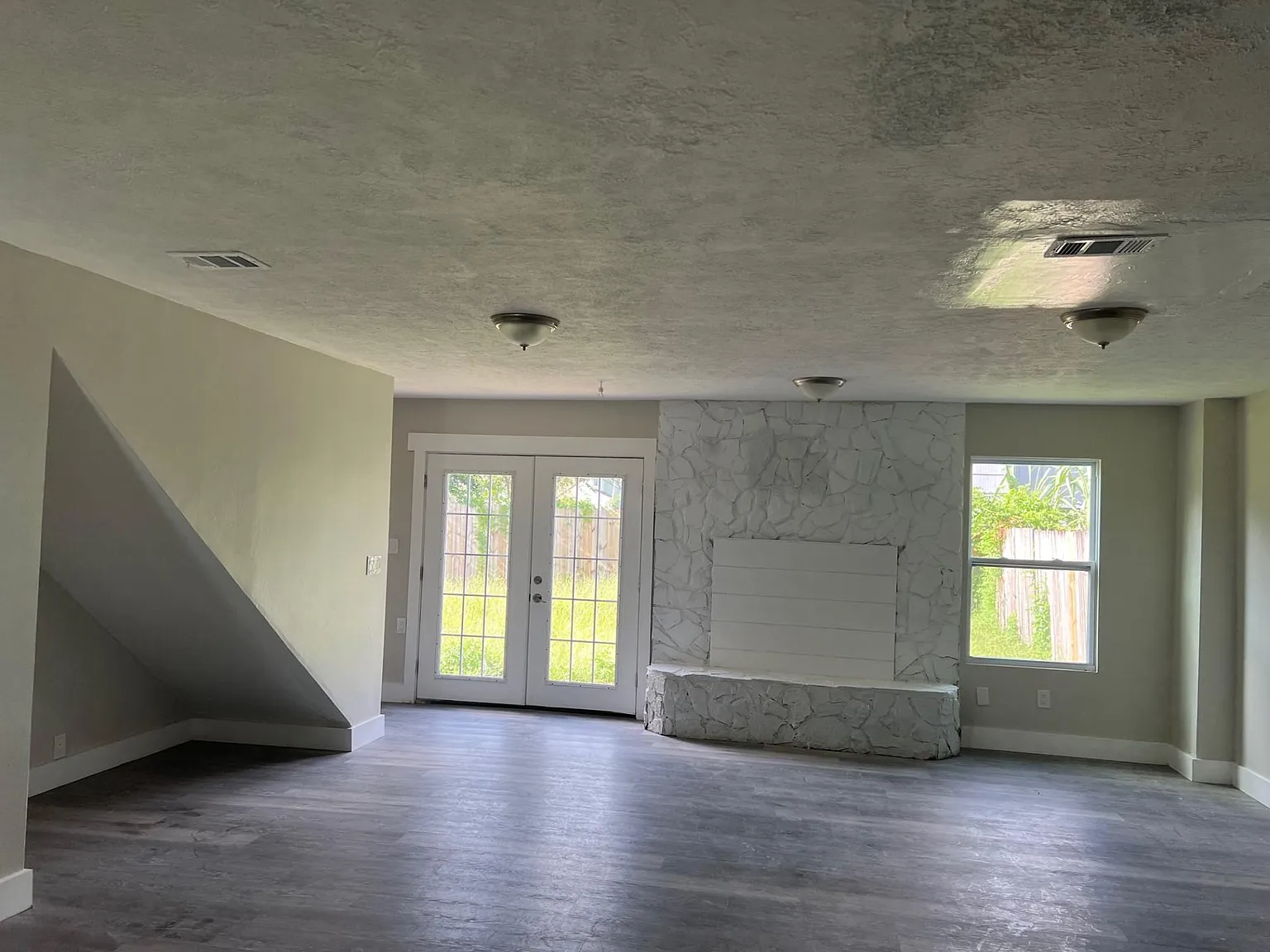 4 bed, 1650 sqft, $1,800 — Photo 4