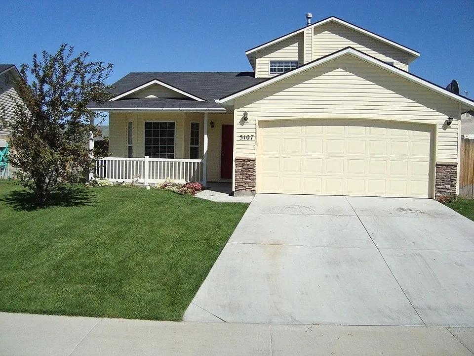 5107 Weston Ave