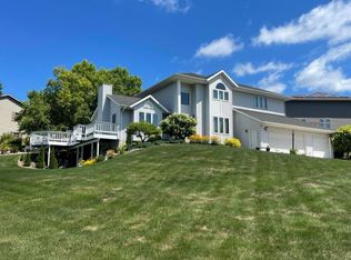 204 Eagles Bluff Rd, La Crescent, MN 55947