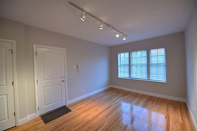 2808 S Compton Ave #2S — Photo 11