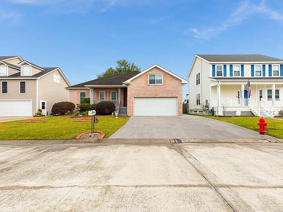 2nd image of 311 Nottaway Dr