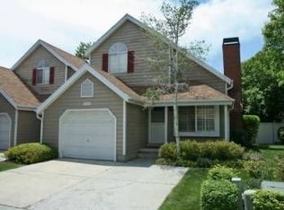 5226 Spring Leaf Dr, Holladay, UT 84117