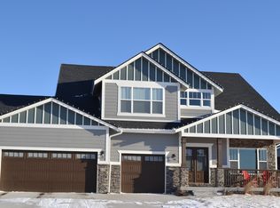 855 83rd St, West Des Moines, IA 50266