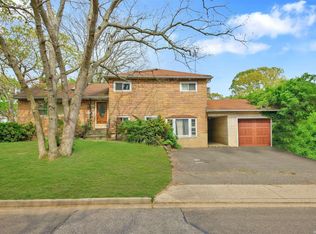 114 West Dr, Massapequa, NY 11758