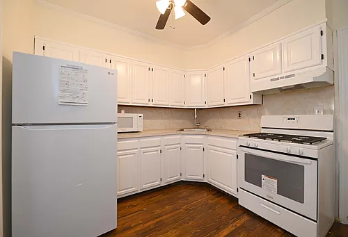 15 Bay 38 St #2 Photo 1